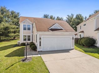 1041 Harvest Ct, Coraopolis, PA 15108