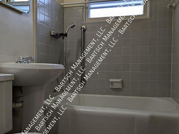 5th image of 3240 S 49th St #8