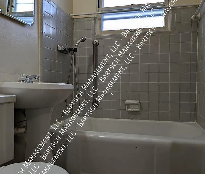 3240 S 49th St #8 — Photo 5