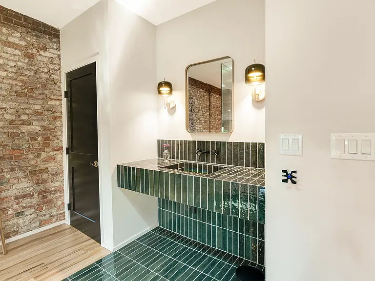 629 Putnam Ave #2 — Photo 16