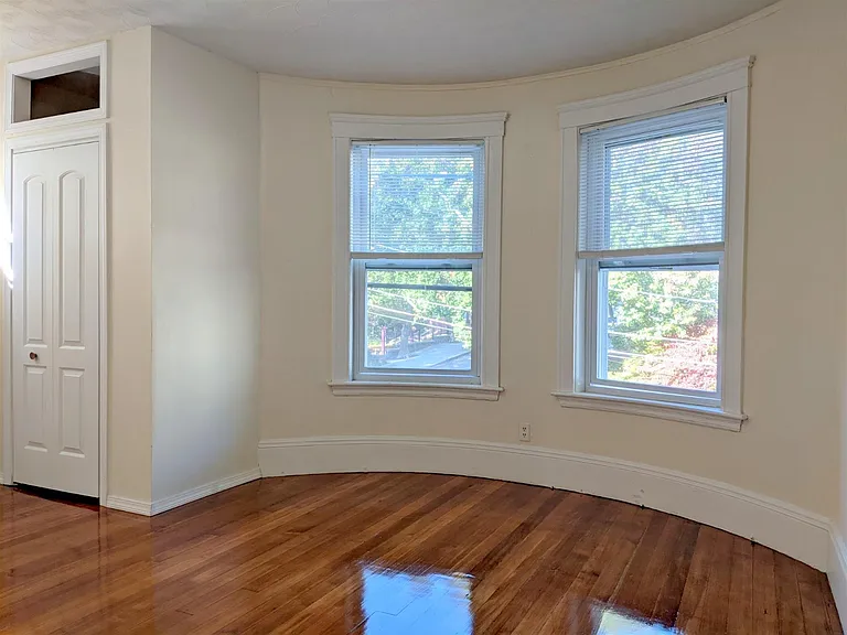 18 Sanborn Ave #4 — Photo 3