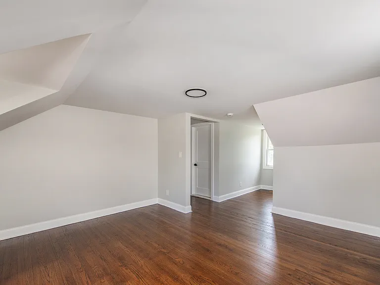 127 Albert St #2 — Photo 9