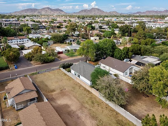 4th image of 2217 W Hayward Avenue #-