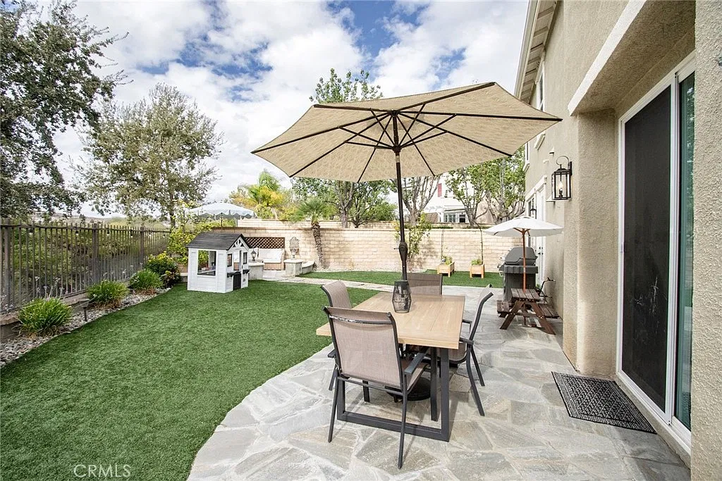 3 bed, 2.5 bath, 1623 sqft, $4,000 — Photo 3