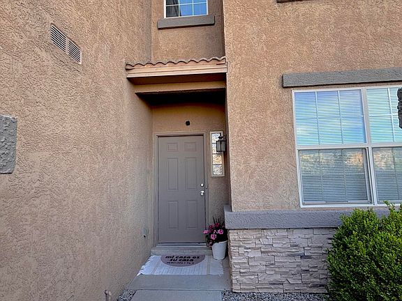 2nd image of 1901 Cortina Loop SE