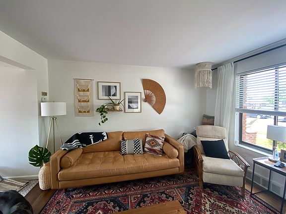 5th image of 200 Gardenia Ave #1