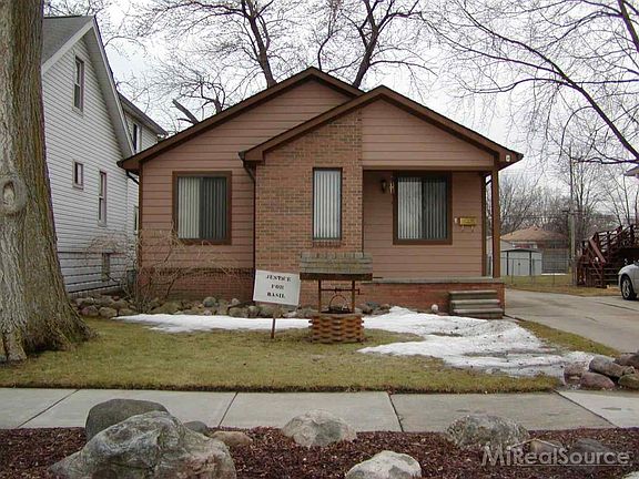 2nd image of 23736 Elmira St
