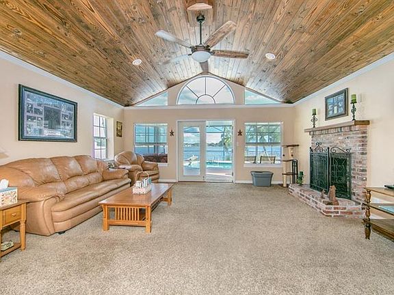 4th image of 540 W Lake Deer Dr