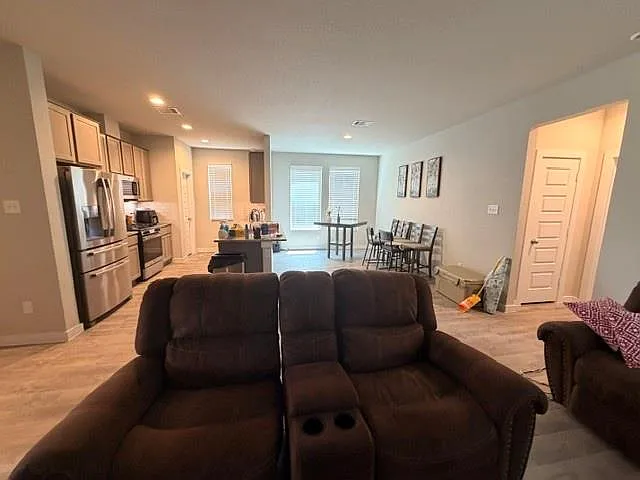 2719 Oakleaf Ash Ln — Photo 6