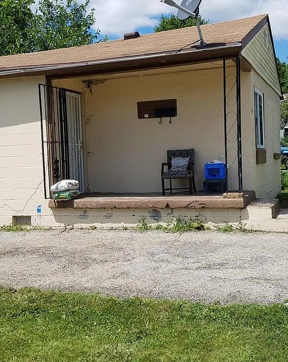 2nd image of 163 Hanover Ave