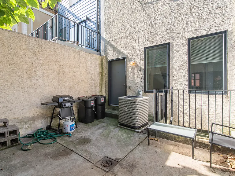 1643 Fitzwater St #A — Photo 27
