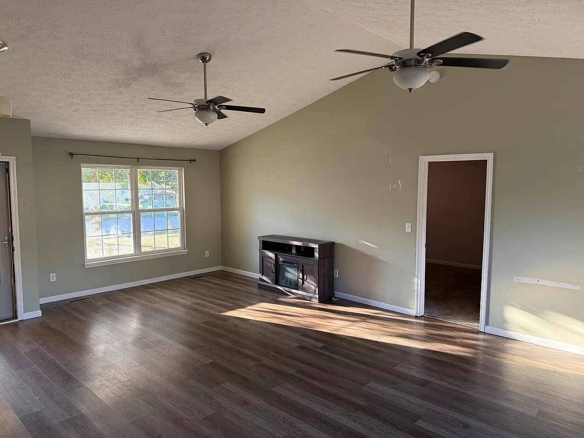 Building Photo - 4105 Fiddlesticks Dr