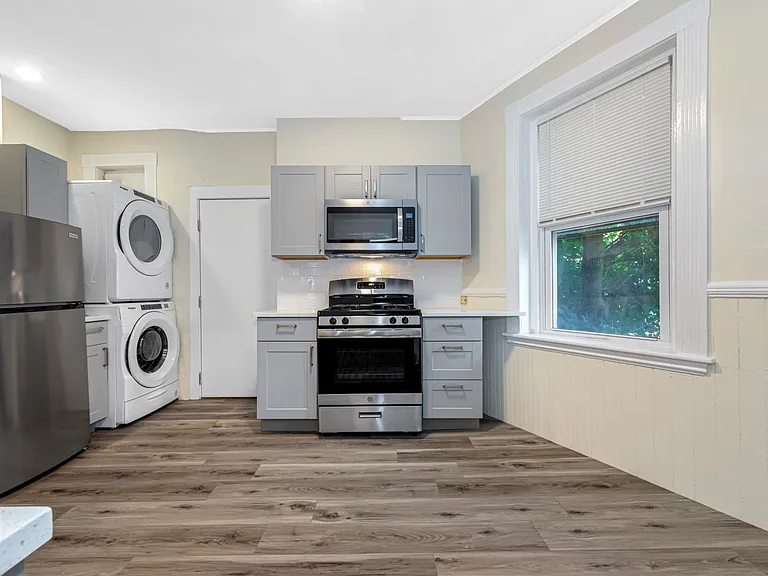 44 Brackett St #2 — Photo 4