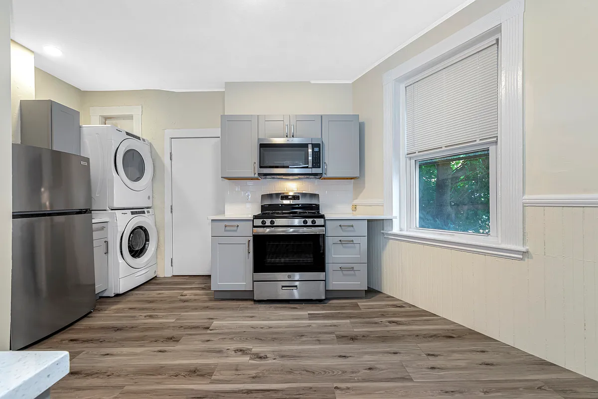 Building Photo - 46 Brackett St #2