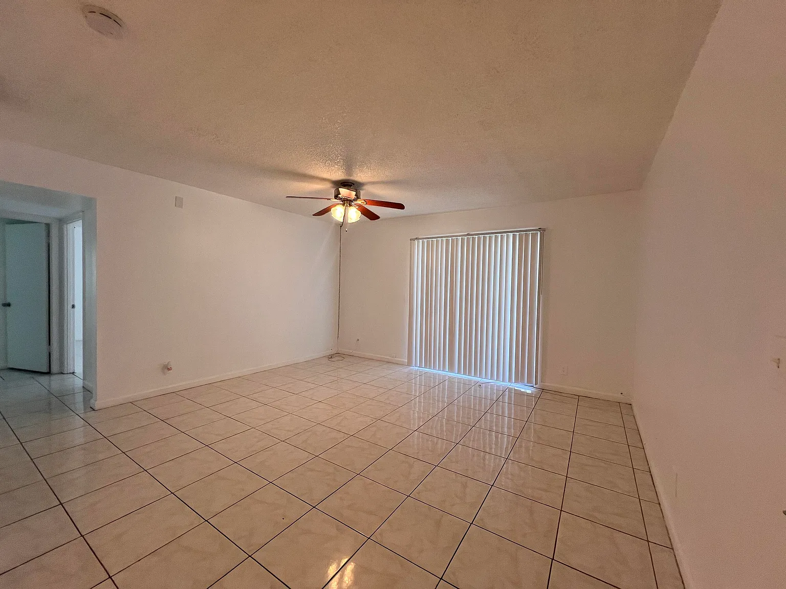 2 bed, 1.0 bath, 800 sqft, $1,750 — Photo 2