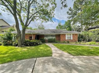 5203 Holly St, Bellaire, TX 77401