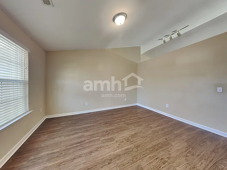 3 Kavanagh Ct — Photo 5