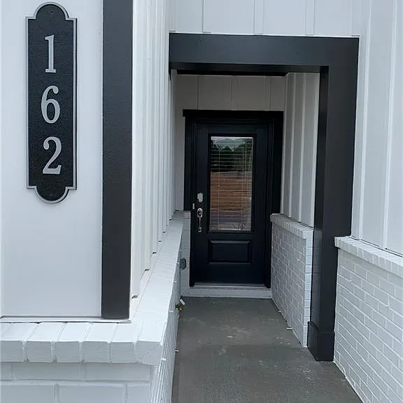 162 Mission Blvd — Photo 2