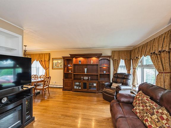 3rd image of 361 Spruce Lane