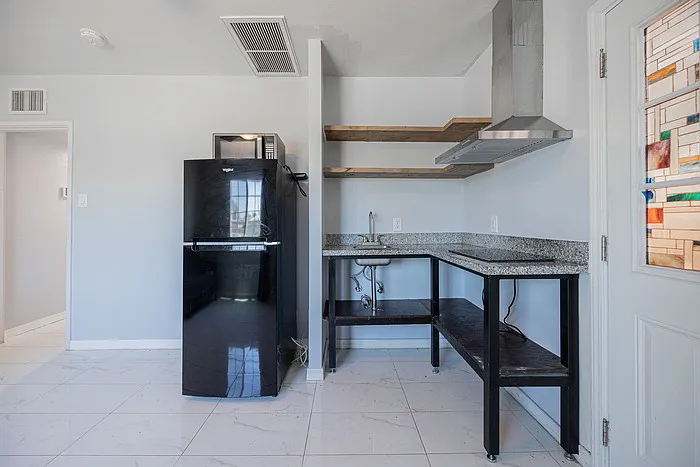 4001 N 15th Ave #B — Photo 8