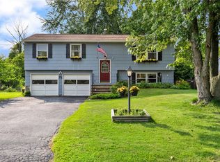 75 Sperry Dr, Henrietta, NY 14467