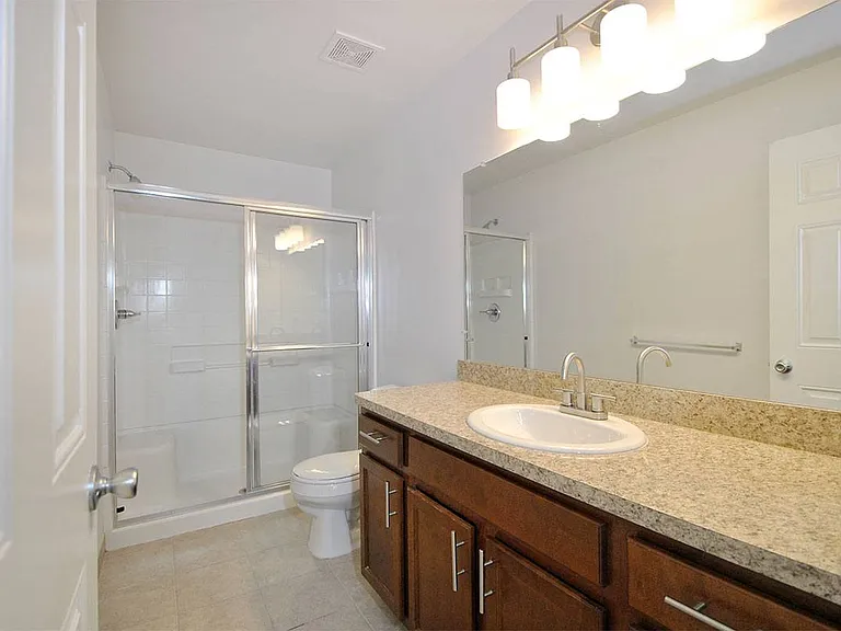 Stonehaven Apartments — Photo 22