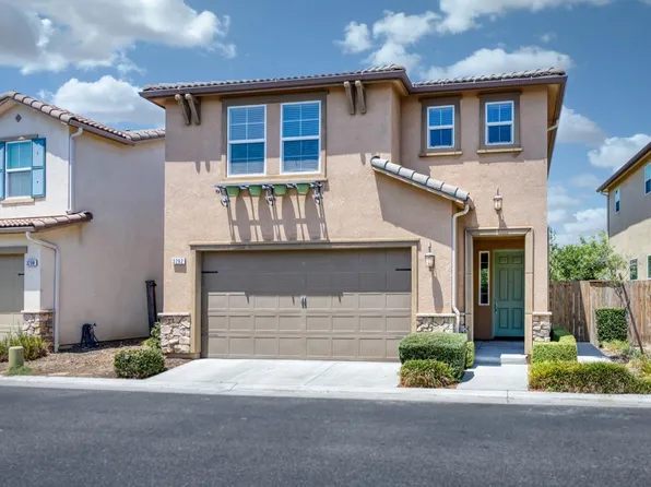 3292 W Illumination Dr, Fresno, CA 93711