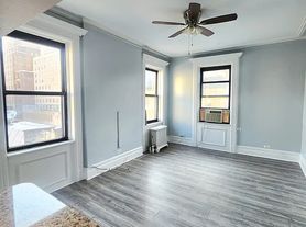 1364 Lexington Ave, New York, NY