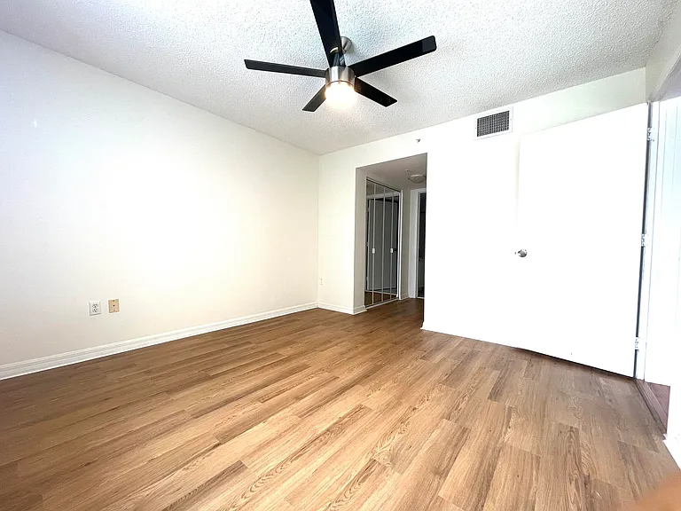 1700 S Crestwood Ct S #1709 — Photo 13