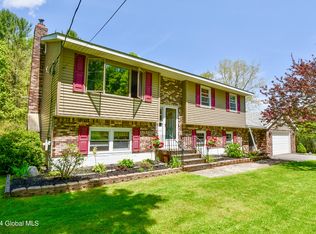 242 Burdick Rd, Gloversville, NY 12078
