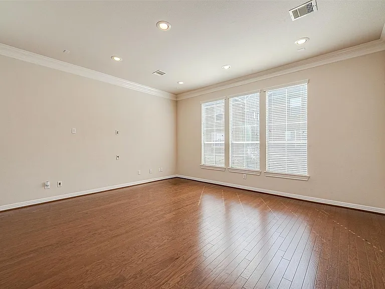 3302 Clearview Cir — Photo 12