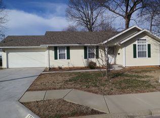 1711 S Robberson Ave, Springfield, MO 65807