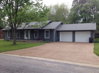 9 Woodhaven Dr, Metropolis, IL 62960