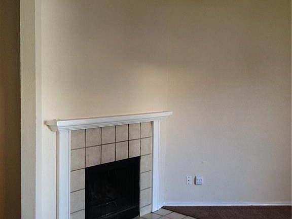 3rd image of 452 Vincent St