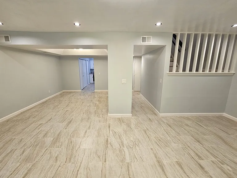 35 Summercreek Dr — Photo 15