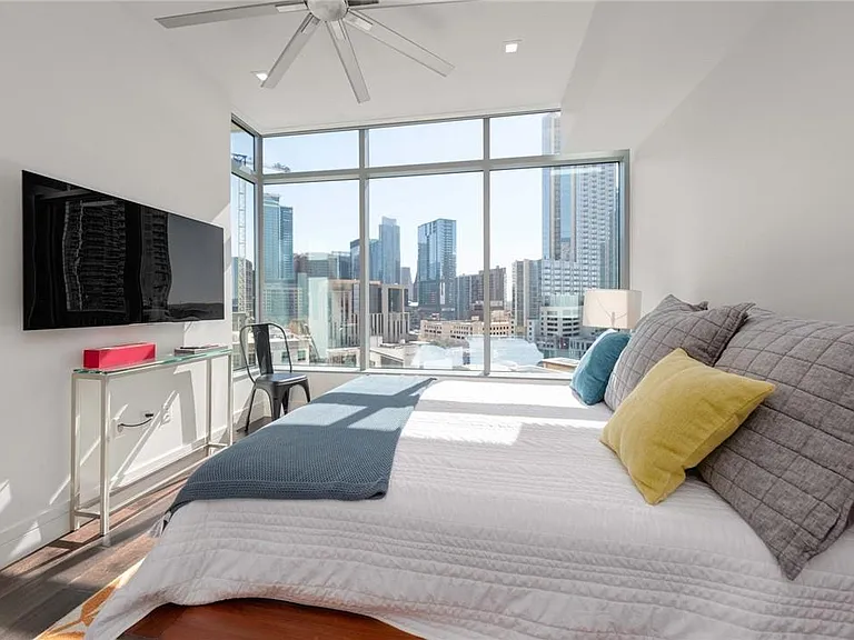 501 West Ave #1005 — Photo 1