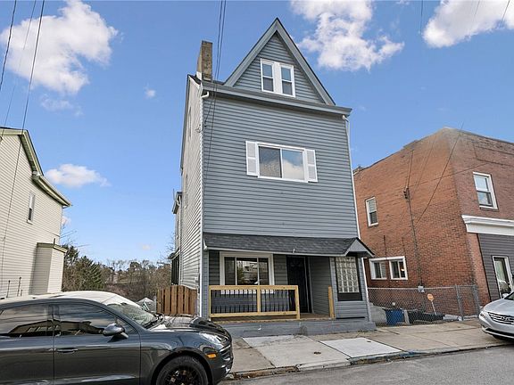2nd image of 2636 Cobden St
