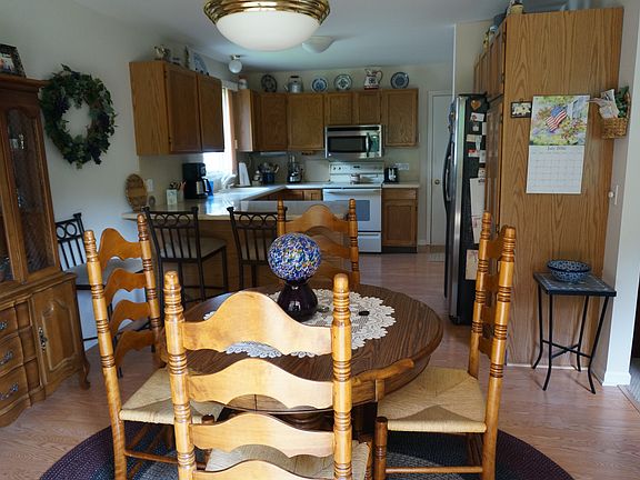4th image of 2297 Shadetree Ln SE