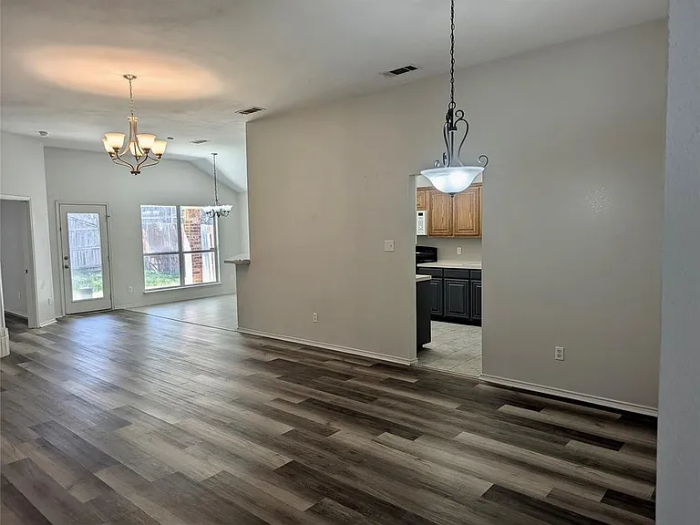 8541 Western Meadows Dr — Photo 9