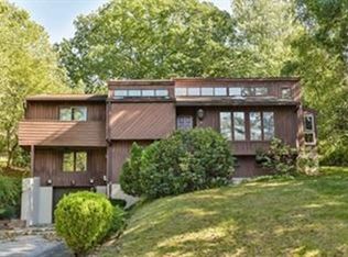 54 Drumlin Rd, Newton, MA 02459