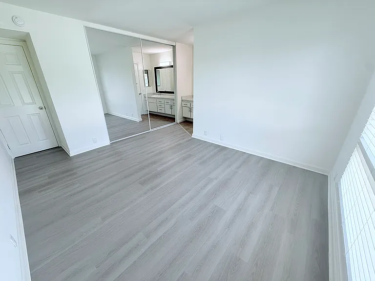Master Room with Spacious Closet Unit 38