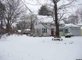 2004 Hoover Rd, Niskayuna, NY 12309