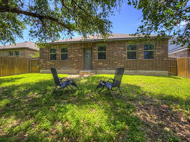 216 Mary Max Cir — Photo 32
