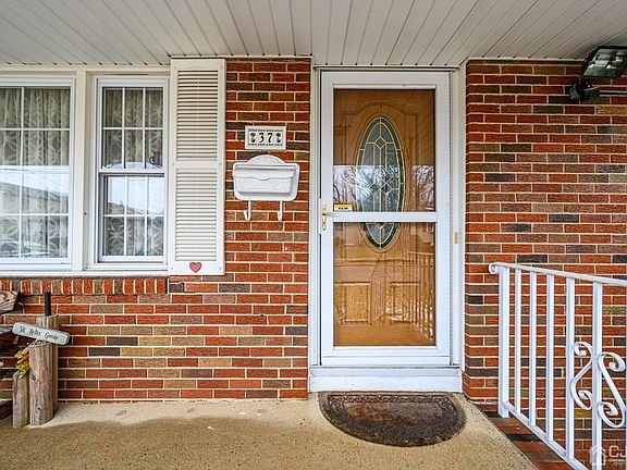 2nd image of 37 Lee Ave