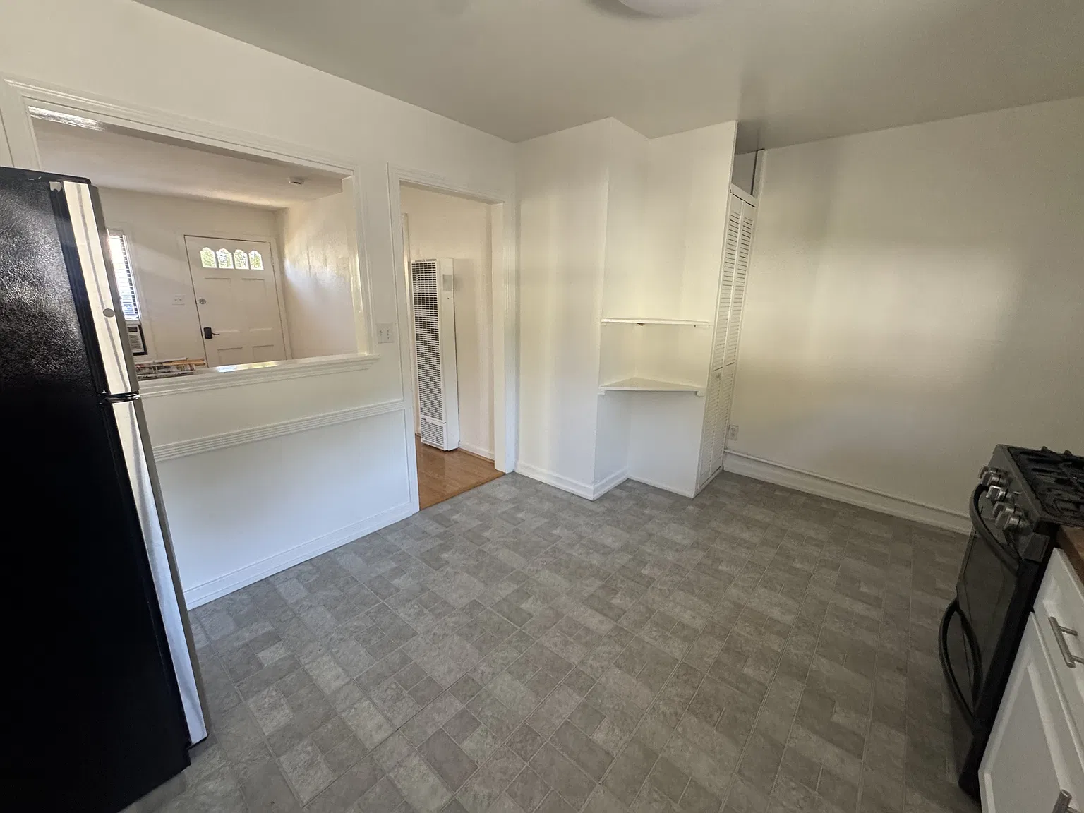 205 N Bayview Ave — Photo 4