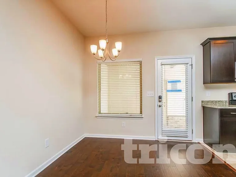 2153 Cason Ln — Photo 6