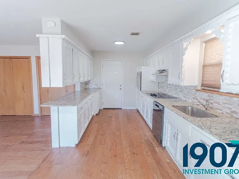 120 Platt Ln — Photo 11