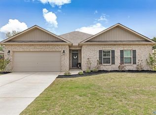 108 Cave Springs Cir, Owens Cross Roads, AL 35763