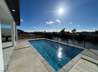 2610 NE 1st Place Cpe, Coral, FL 33909
