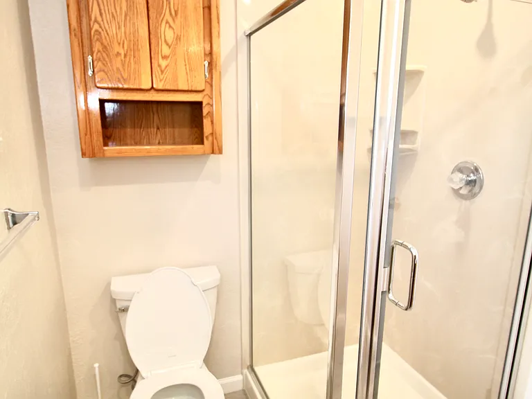 1358 Henderson Ln — Photo 24